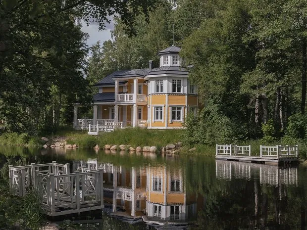 Gelbes Wohnhaus