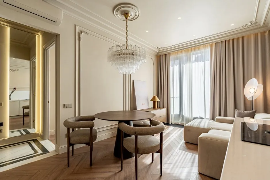 Foto: Wohnzimmer im klassischen Stil, modern, kleine Wohnung, Wohnung, Projekt des Tages, Sankt Petersburg, 1 Zimmer, 40-60 Quadratmeter, modern mit Elementen der Klassik und Luxus, Nina Spirina – Foto auf INMYROOM