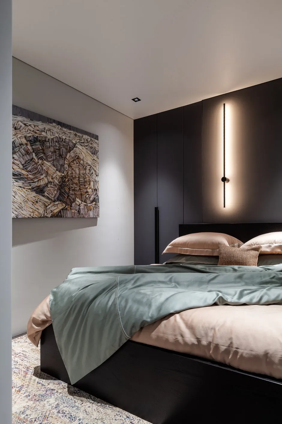 Foto: Schlafzimmer im modernen Stil, Minimalismus, Projekt des Tages, Liana Akopyan, Nowosibirsk, 2 Zimmer, 60–90 Quadratmeter, Wohnung – Foto auf INMYROOM