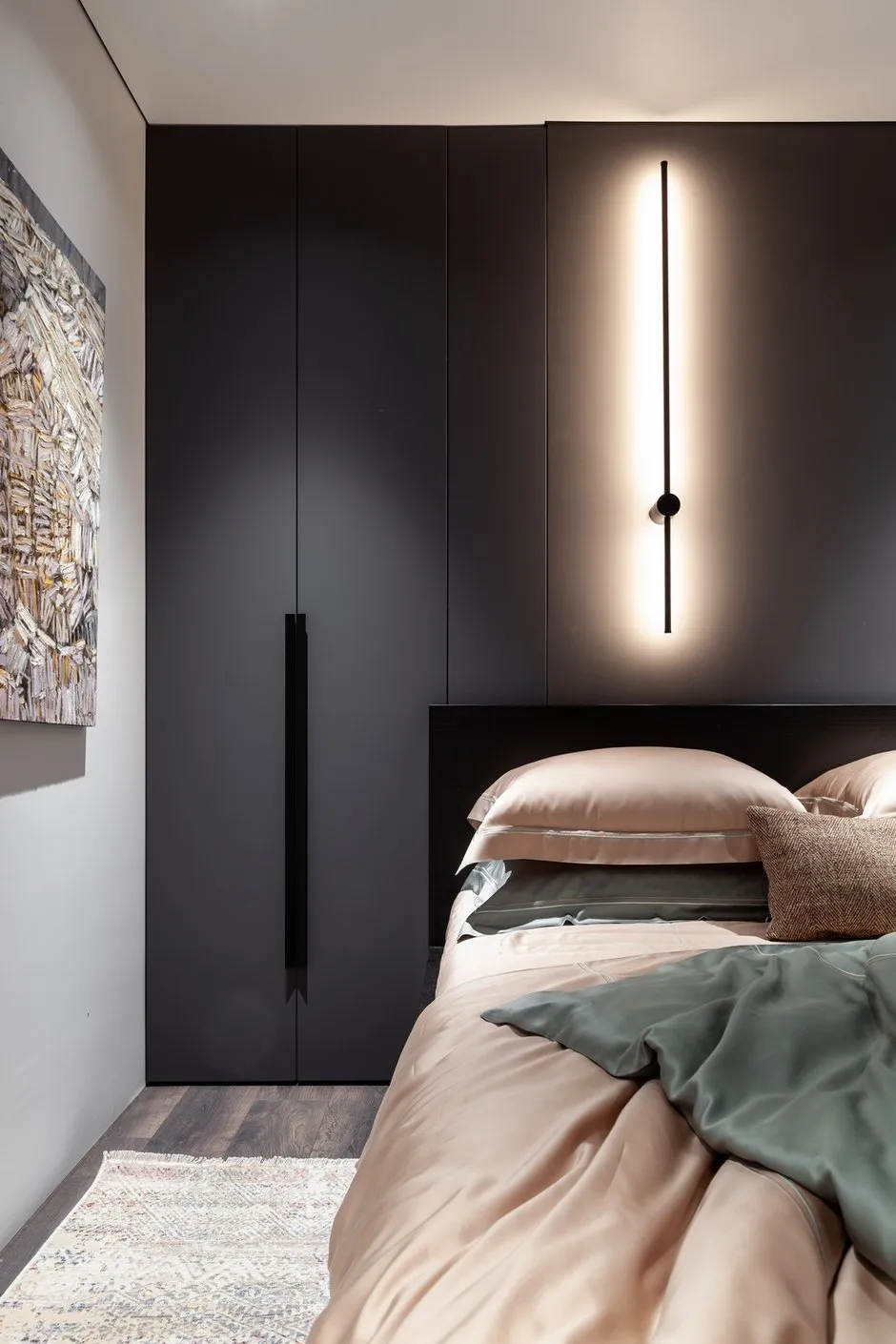 Foto: Schlafzimmer im Stil Modern, Minimalismus, Projekt des Tages, Liana Akopyan, Nowosibirsk, 2 Zimmer, 60–90 Quadratmeter, Wohnung – Foto auf INMYROOM