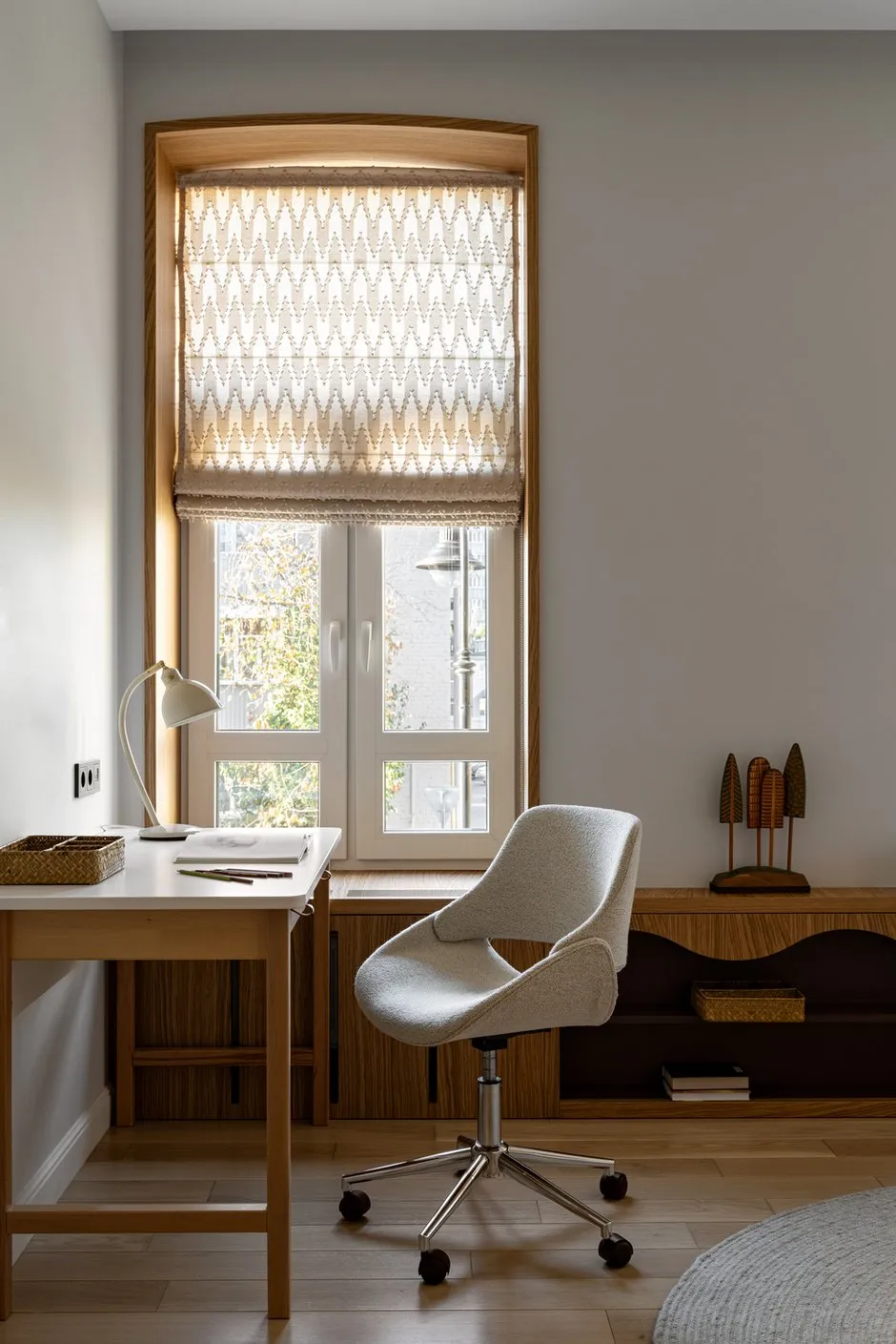 Foto: Büro im skandinavischen Stil, Japandi-Stil, modern, Wohnung, Projekt des Tages, Kasan, 4 Zimmer und mehr, über 90 Quadratmeter, Julia Osošnova, Vintage/Retro – Foto auf INMYROOM