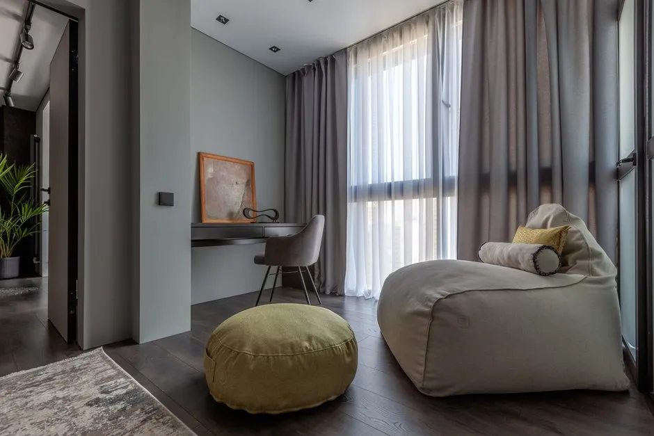 Foto: Büro im modernen Stil, Minimalismus, Projekt des Tages, Liana Akopyan, Nowosibirsk, 2 Zimmer, 60–90 Quadratmeter, Wohnung – Foto auf INMYROOM