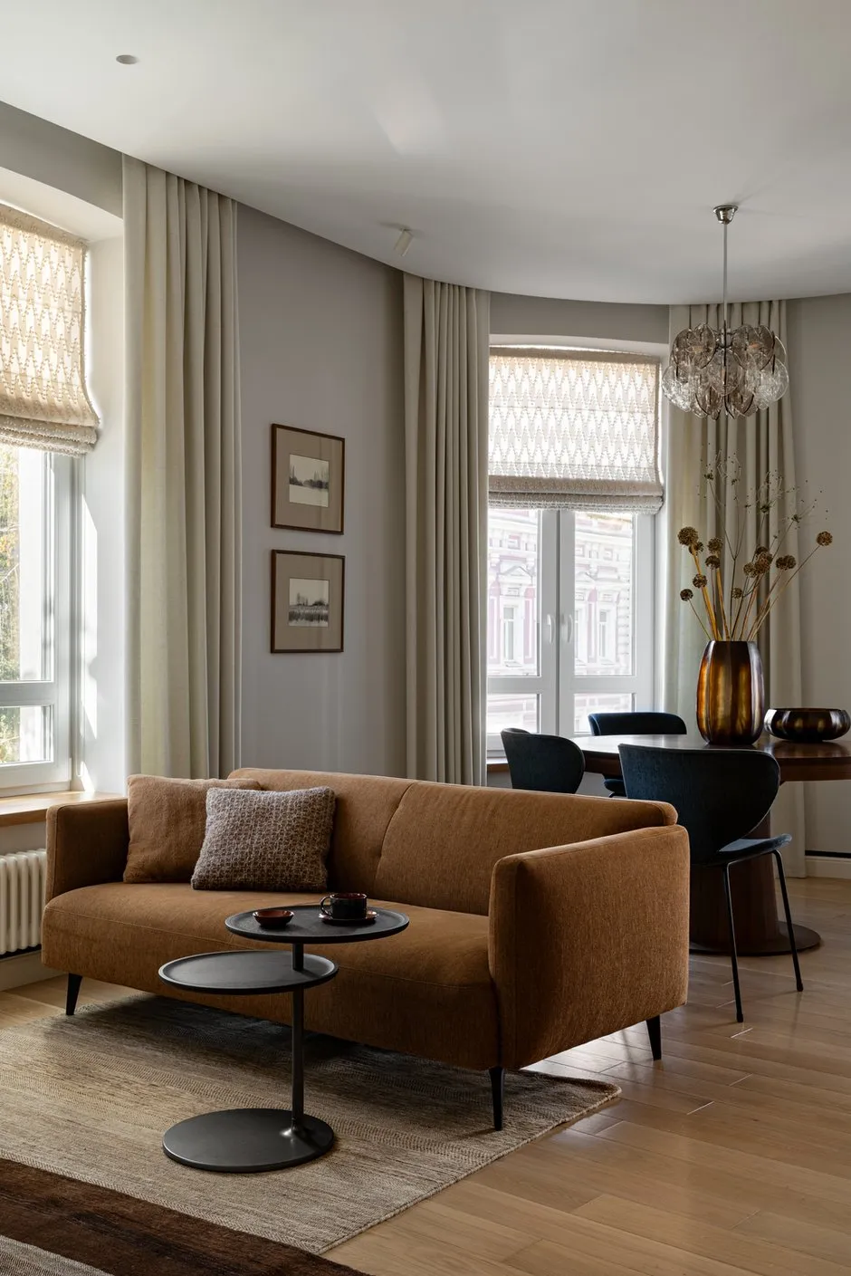 Foto: Wohnzimmer im Stil Modern, Minimalismus, Wohnung, Projekt des Tages, Kasan, 4 und mehr Zimmer, über 90 Quadratmeter, Julija Ossoshnova, Vintage/Retro – Foto auf INMYROOM