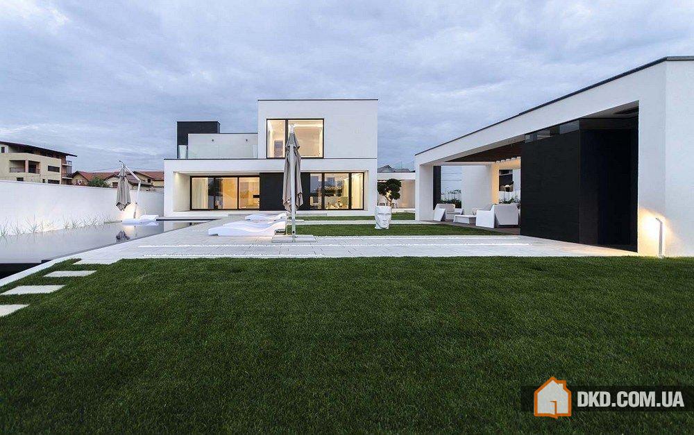 Black&White House