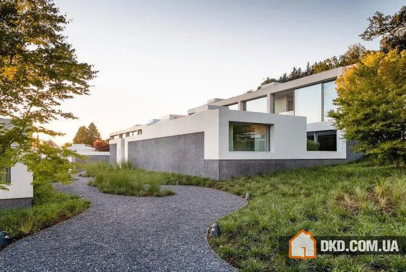 4 Доми з внутрішнім двором від Think Architecture ᴷᴬ - Gallery image 0