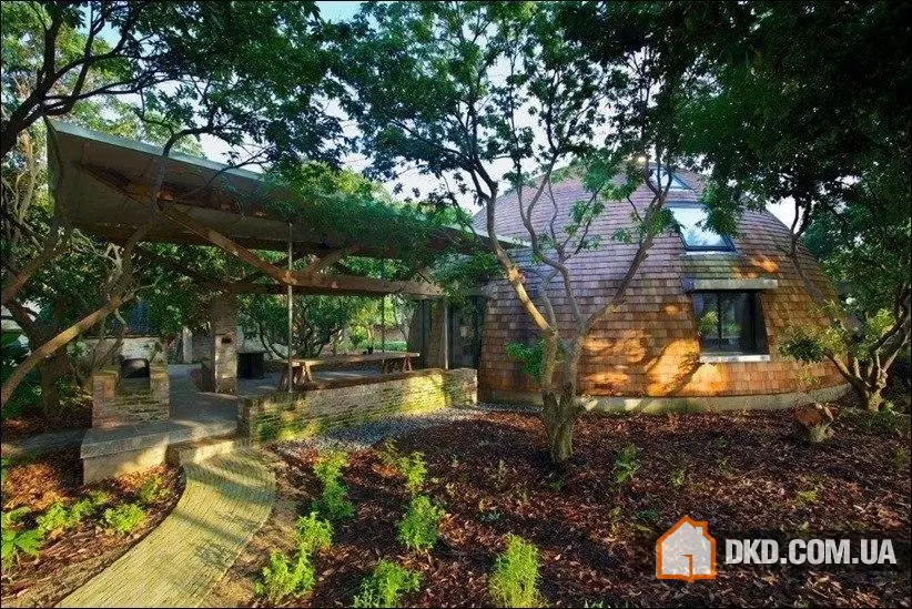 Dom-Topped House by Designer Timothy Oulton + (Video)