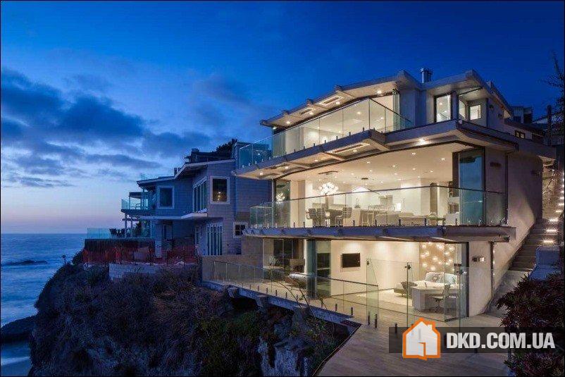 Дом Clifftop в Калифорнии с панорамным видом на океан