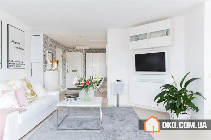 Повітряний чорно-білий інтер'єр шведського квартири (85 м²) - Gallery image 1