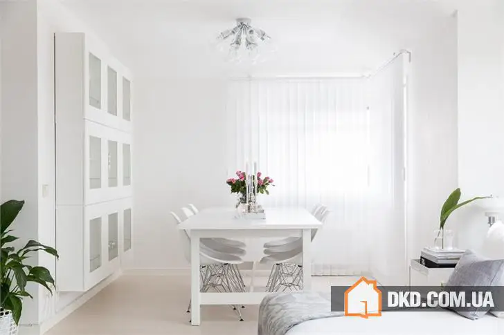 Повітряний чорно-білий інтер'єр шведського квартири (85 м²) - Gallery image 10