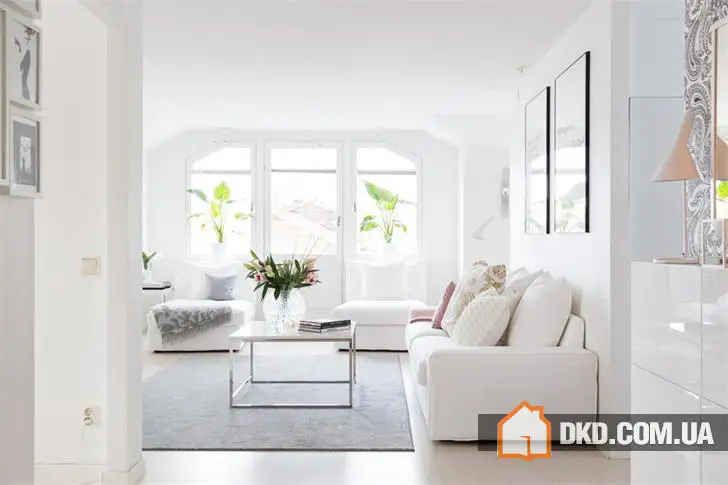 Повітряний чорно-білий інтер'єр шведського квартири (85 м²) - Gallery image 2