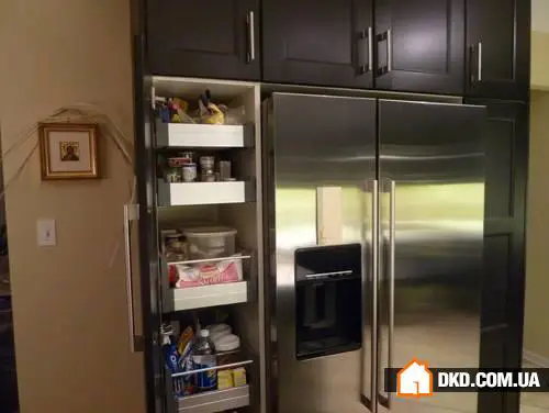 Круті та художні дизайни кладових для кухні - Gallery image 1