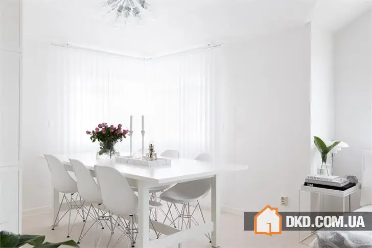 Повітряний чорно-білий інтер'єр шведського квартири (85 м²) - Gallery image 11