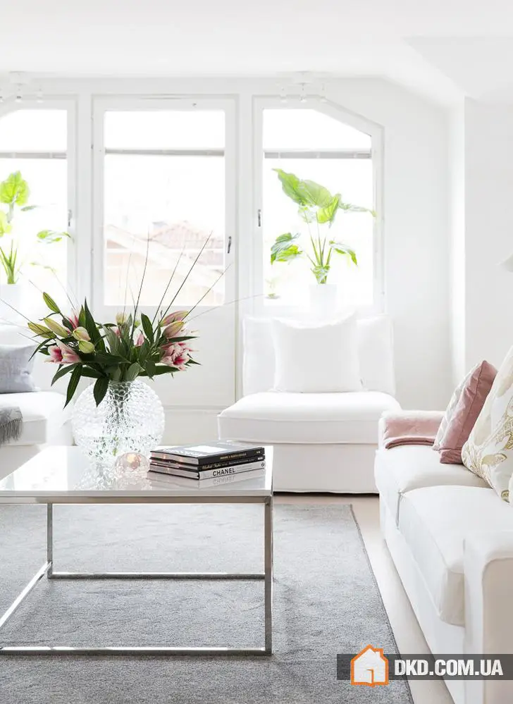 Повітряний чорно-білий інтер'єр шведського квартири (85 м²) - Gallery image 0