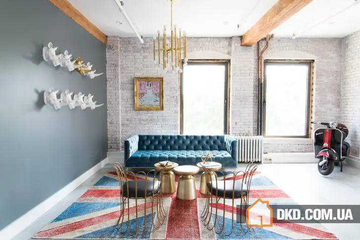 Світлий лофт з мотороллерами в Брукліні - Gallery image 0