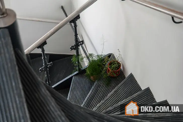 Loft with wooden beams in Stockholm - 9