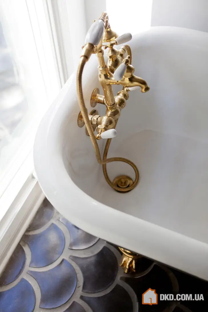 Стильна ванна з картинкою та гламурними деталями - Gallery image 0