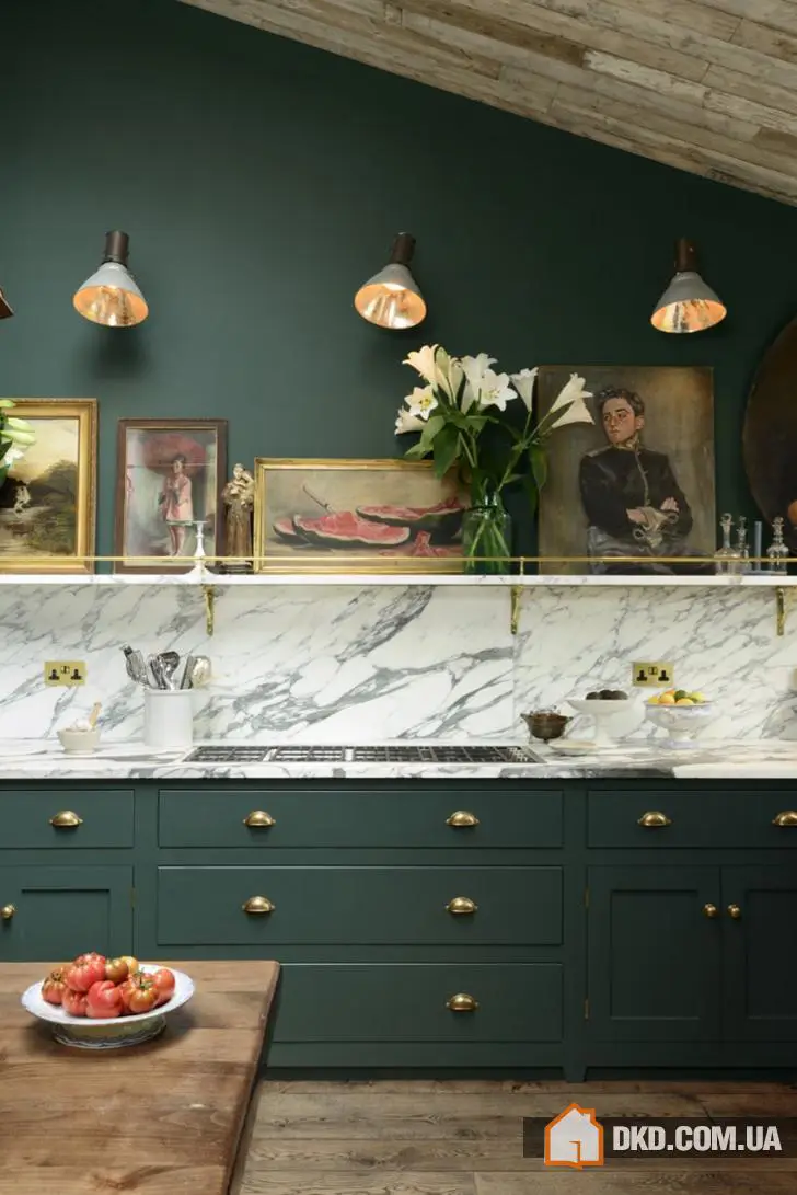 Традиційна кухня з характером у зеленому кольорі - Gallery image 1