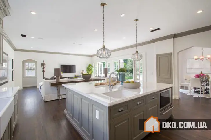 Традиційний інтер’єр будинку в Лос-Анджелесі - Gallery image 4