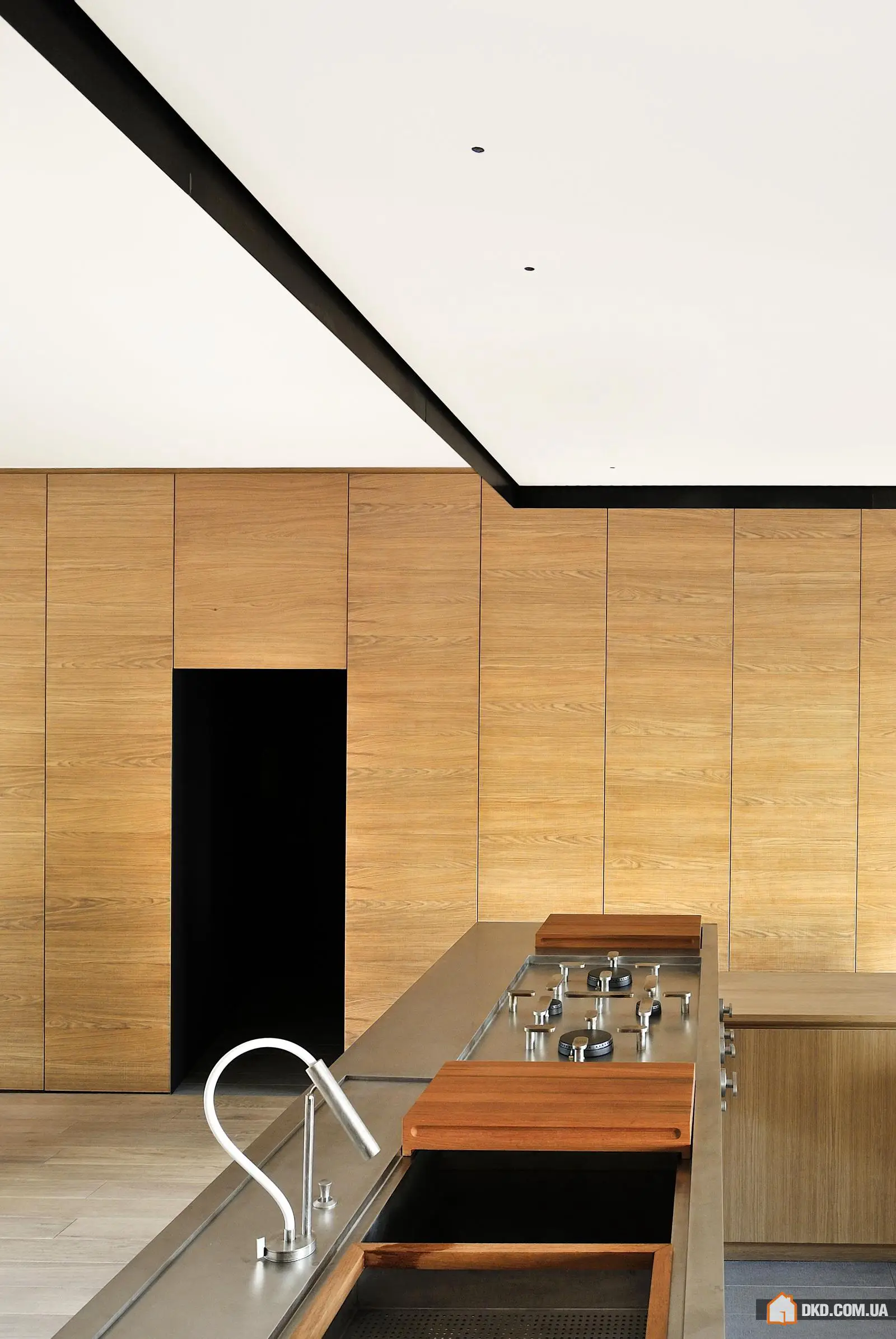 Дерево та заліз у італійському квартирі - Gallery image 3