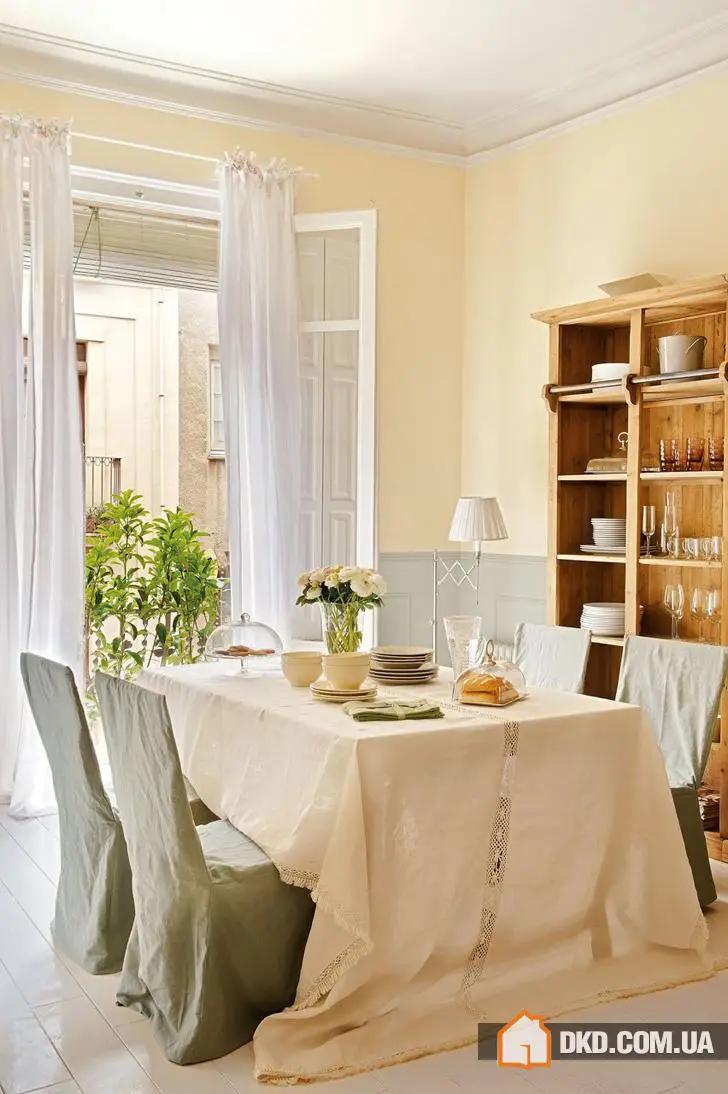 Жіночий інтер'єр з високими стельми - Gallery image 3