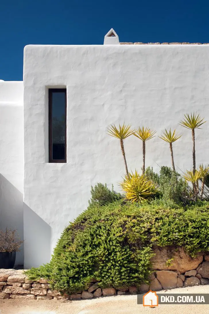 Середньоморський стиль та традиції в інтер'єрі будинку на Ібіці - Gallery image 32