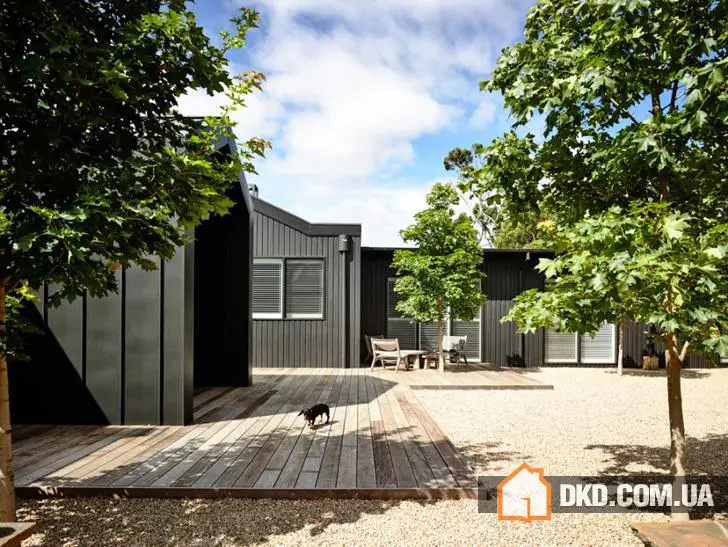 Design moderne dans les tons foncés en Australie - Gallery image 11