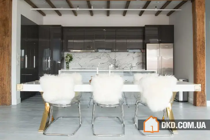 Світлий лофт з мотороллерами в Брукліні - Gallery image 5