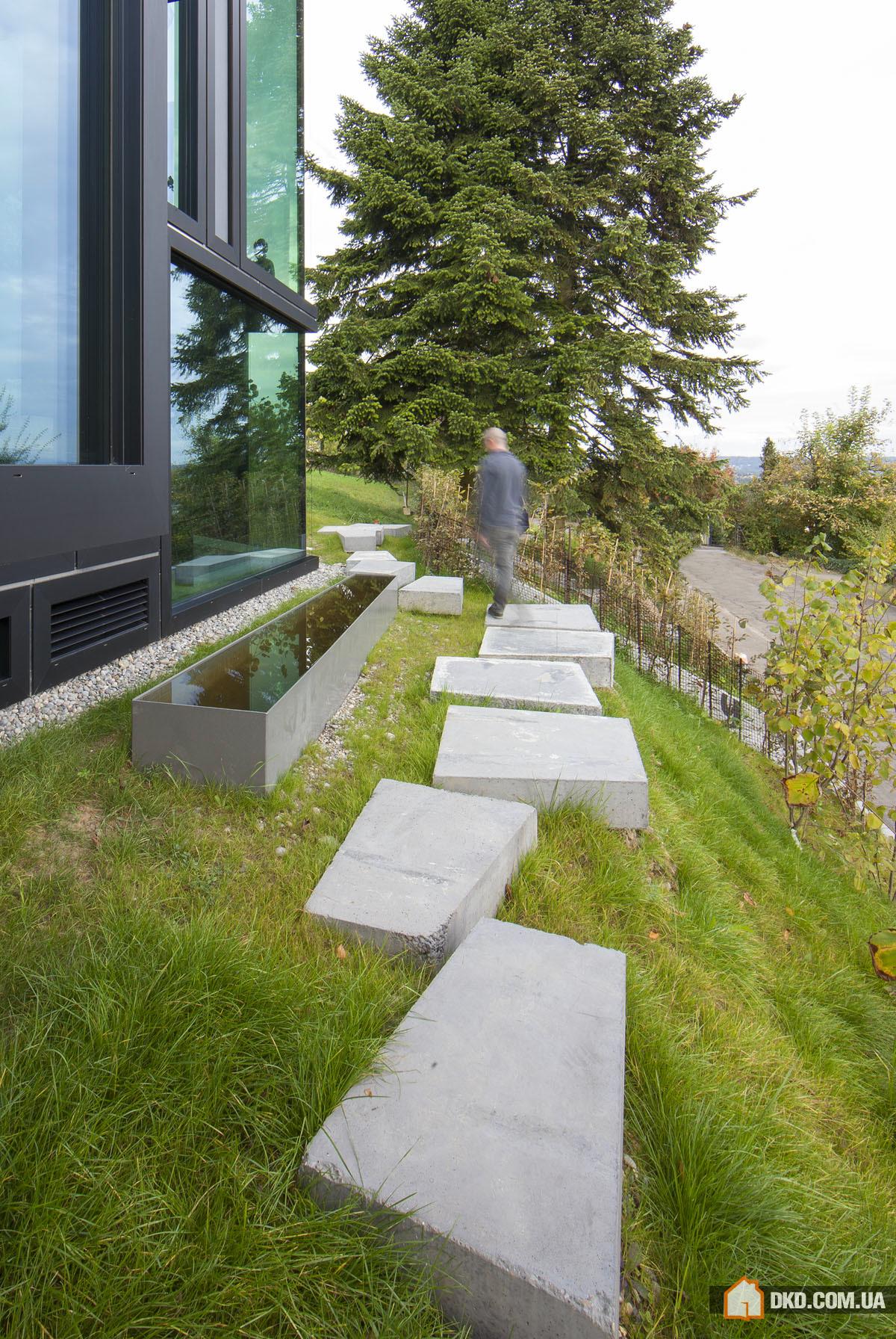 Дом из бетона с видом на виноградники