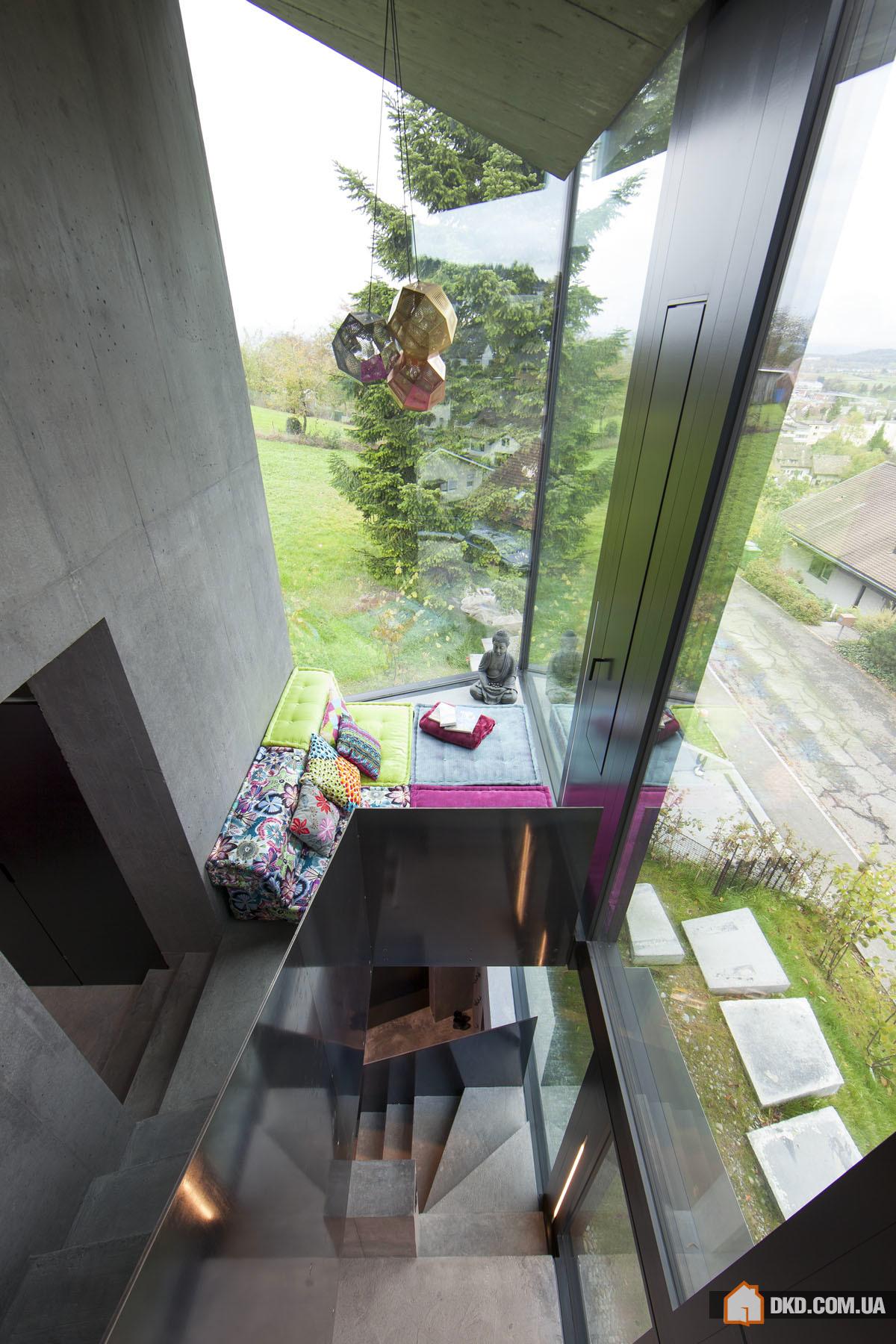 Дом из бетона с видом на виноградники