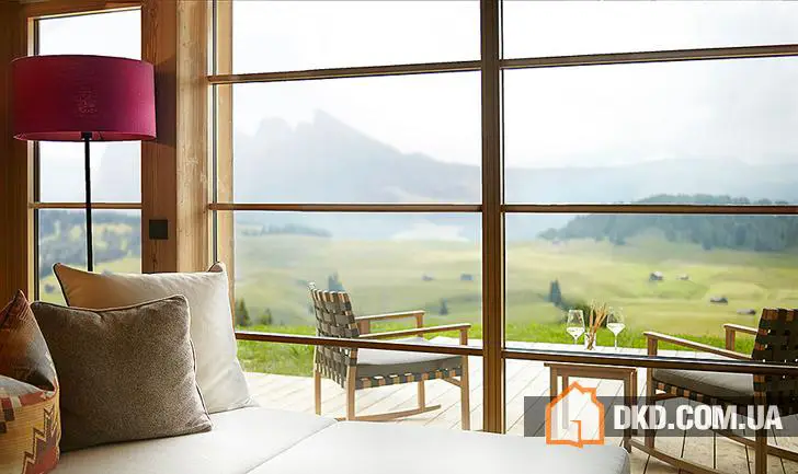 Abgeschiedenes Hotel in den Dolomitenalpen - Gallery image 1