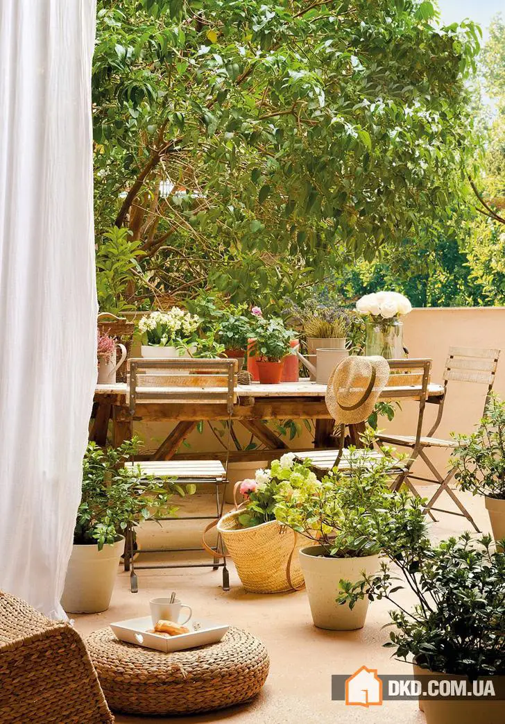 Жіночий інтер'єр з високими стельми - Gallery image 15