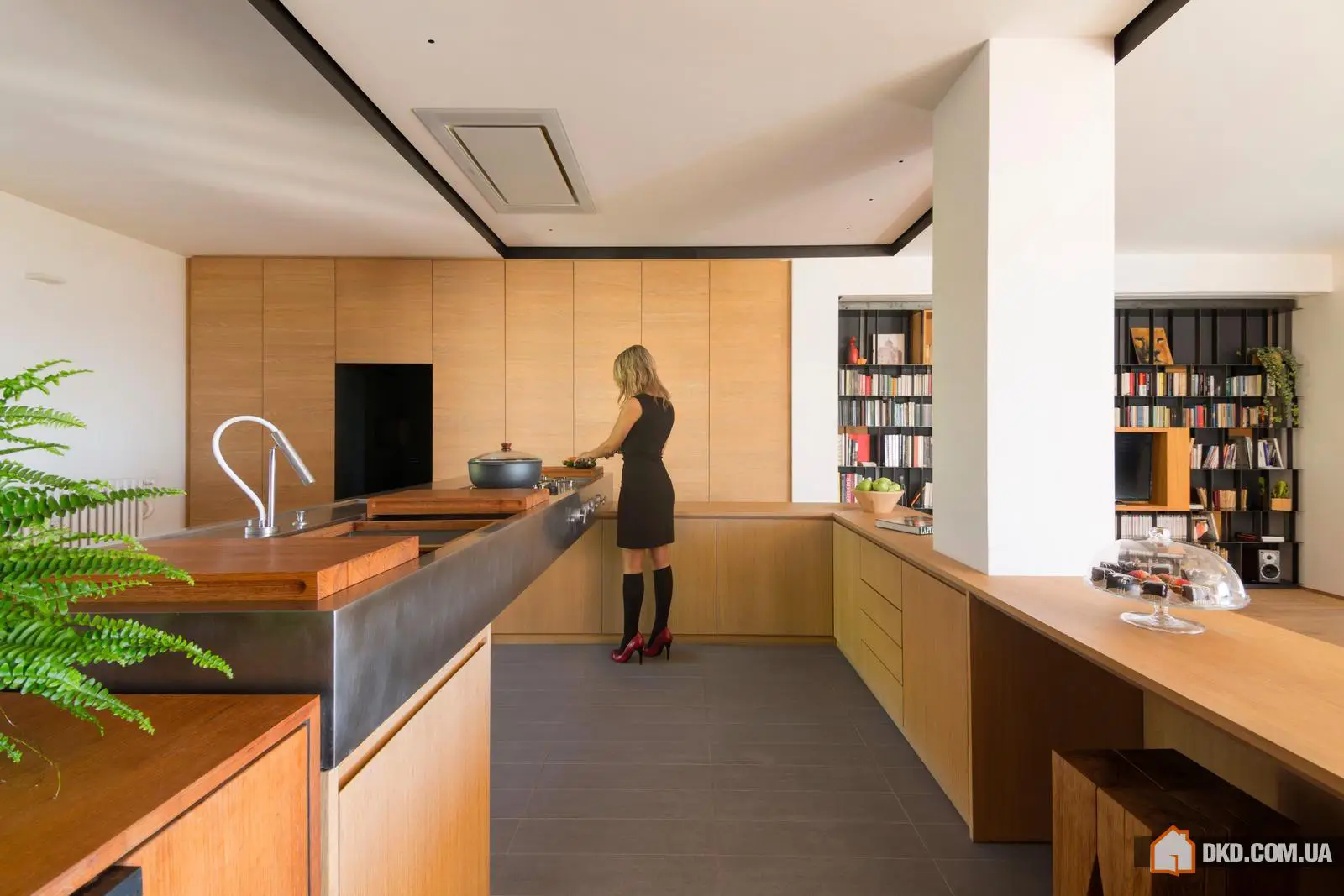 Дерево та заліз у італійському квартирі - Gallery image 2