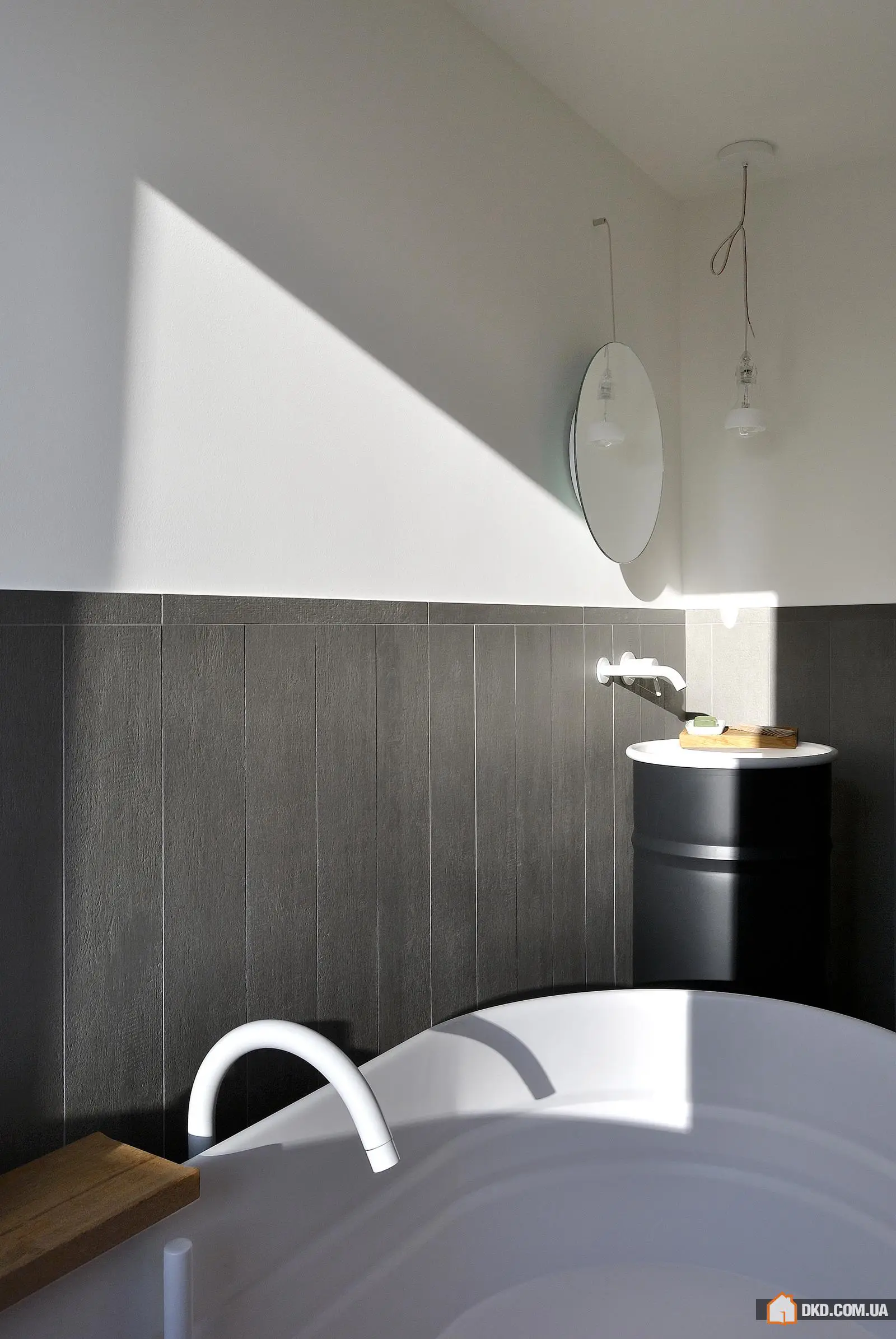 Дерево та заліз у італійському квартирі - Gallery image 14