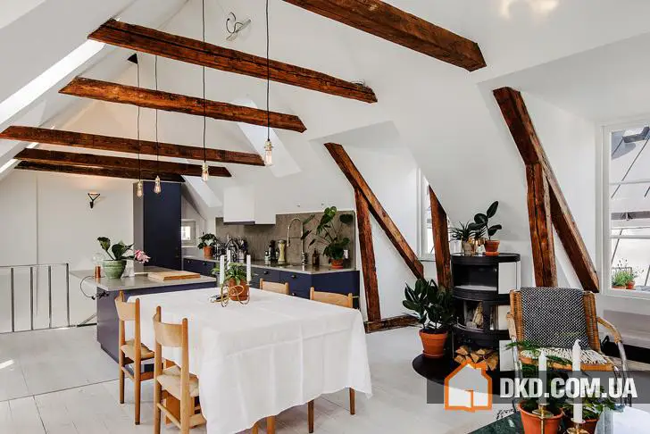 Loft with wooden beams in Stockholm - 4