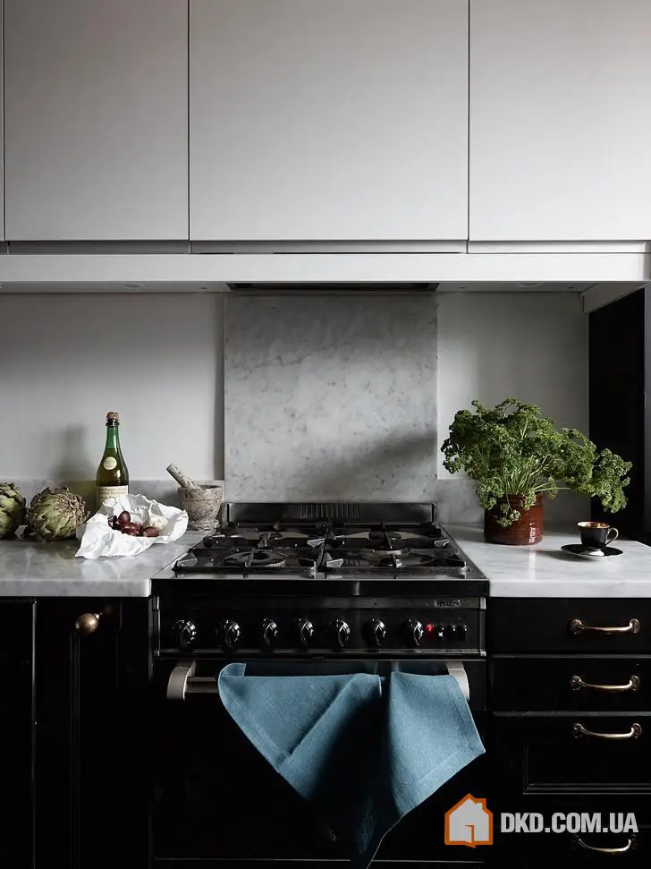 Темний інтер’єр із історією в Швеції (83 кв. м) - Gallery image 9