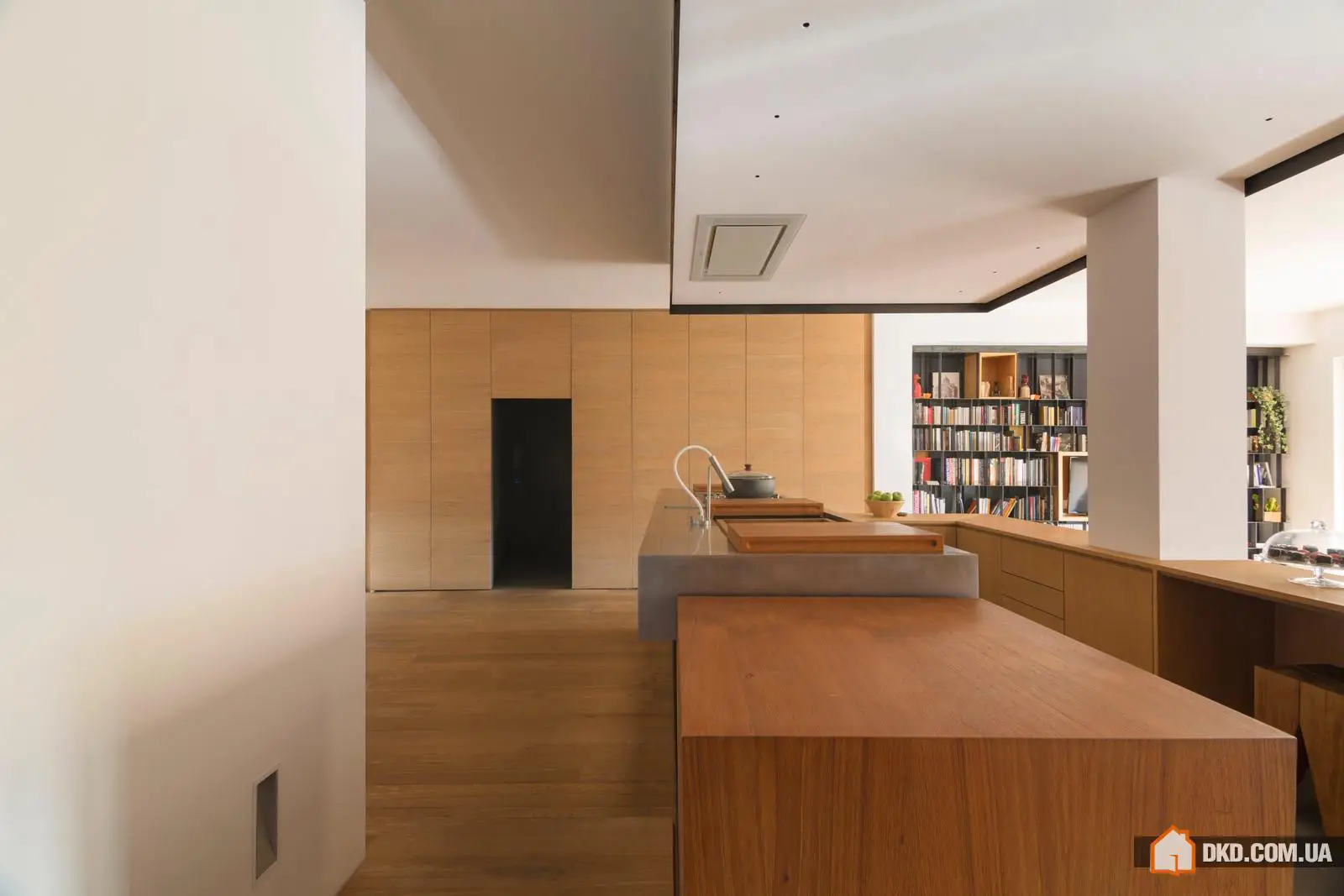 Дерево та заліз у італійському квартирі - Gallery image 9