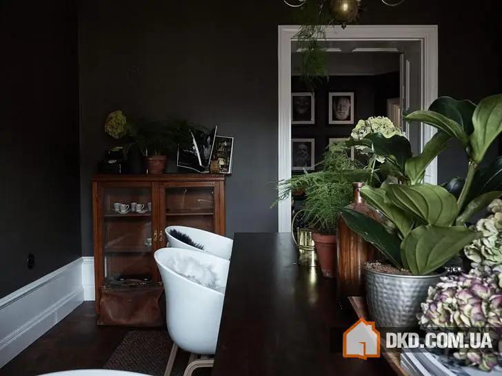 Темний інтер’єр із історією в Швеції (83 кв. м) - Gallery image 1