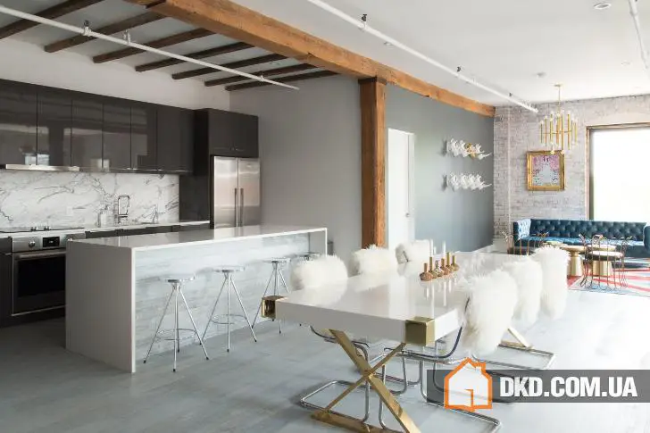 Світлий лофт з мотороллерами в Брукліні - Gallery image 3