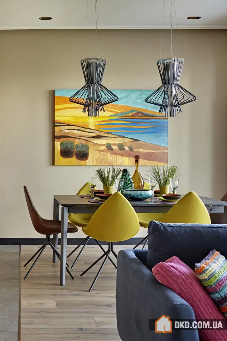 Кольоровий сучасний інтер'єр у Москві (90 кв. м) - Gallery image 1