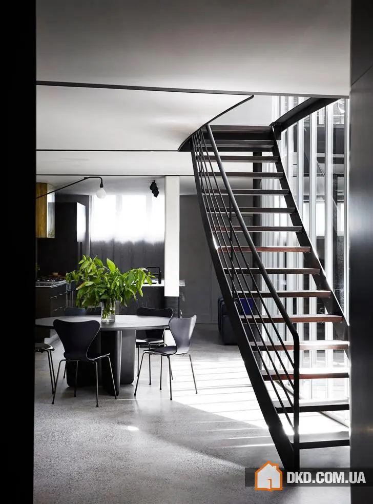 Сучасний дім у темних тонан у Австралії - Gallery image 4