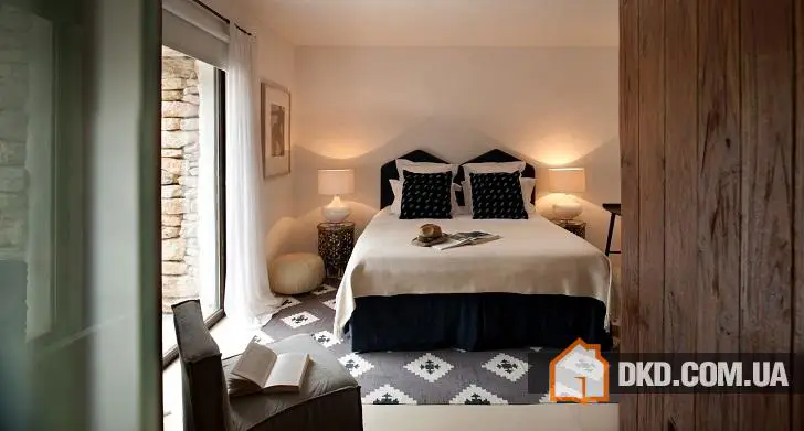 Середньоморський стиль та традиції в інтер'єрі будинку на Ібіці - Gallery image 23