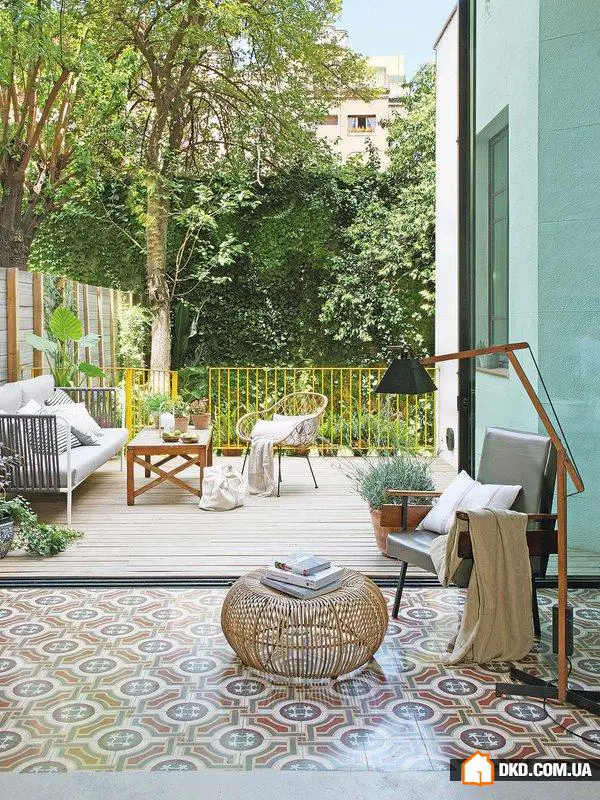 Сучасний будинок із внутрішнім садом у Іспанії - Gallery image 1