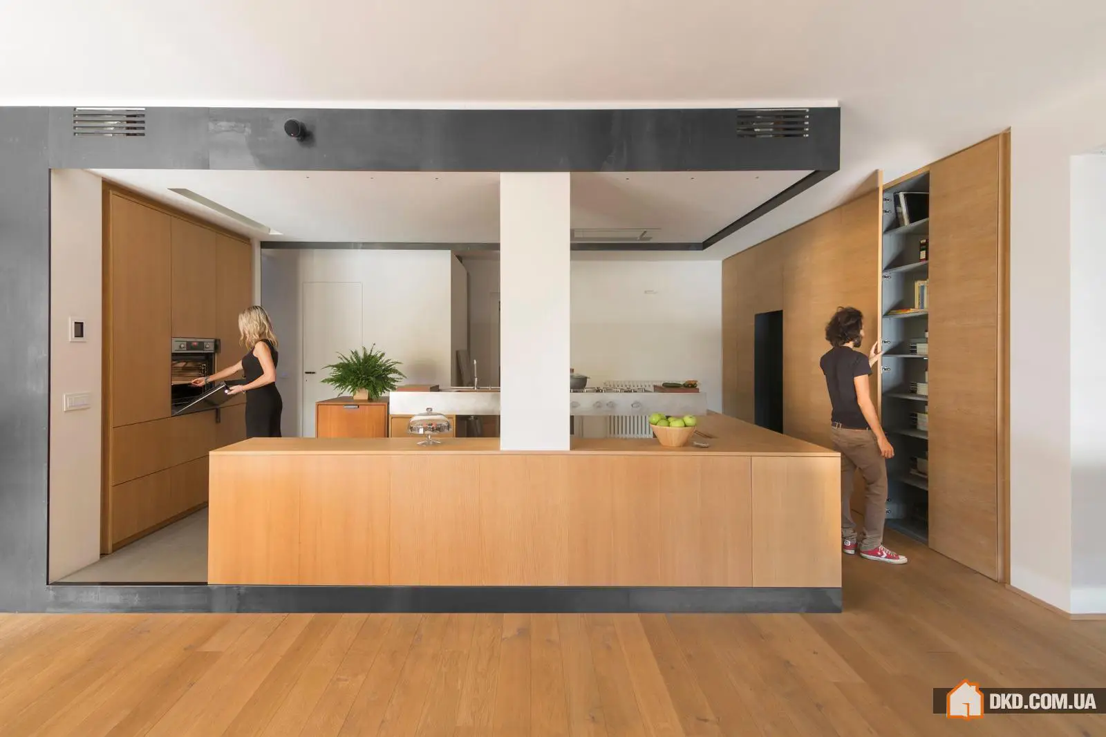 Дерево та заліз у італійському квартирі - Gallery image 1