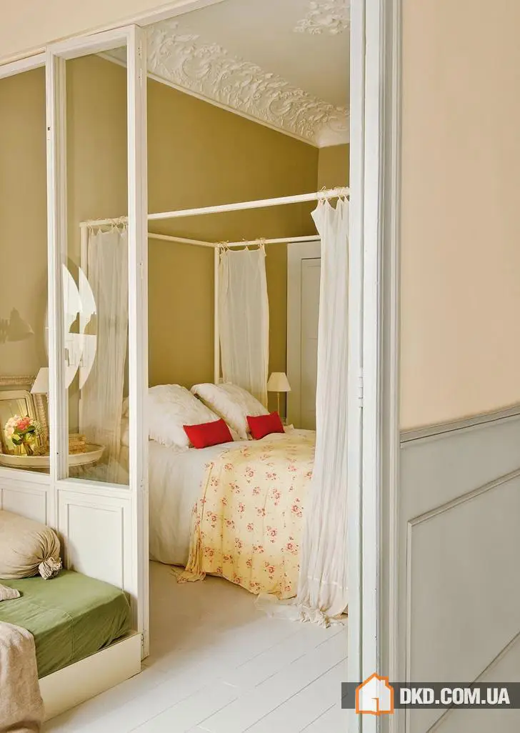 Жіночий інтер'єр з високими стельми - Gallery image 8