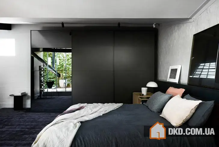 Сучасний дім у темних тонан у Австралії - Gallery image 6