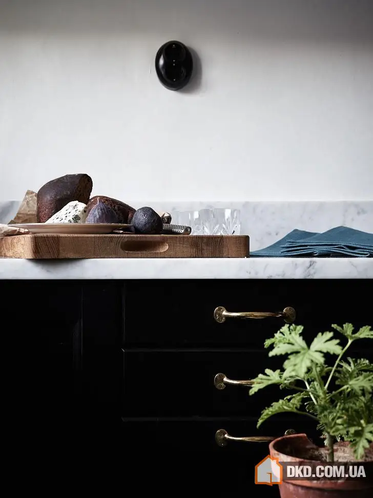 Темний інтер’єр із історією в Швеції (83 кв. м) - Gallery image 10